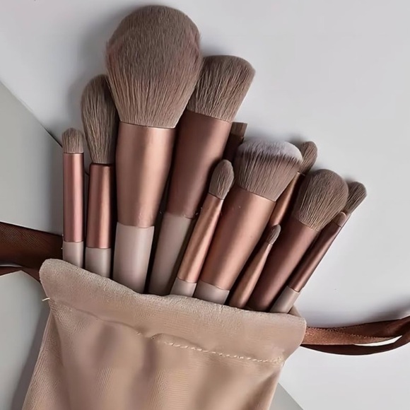13 pieces Rose gold Make up brush set super soft high quality - Picture 3 of 3
